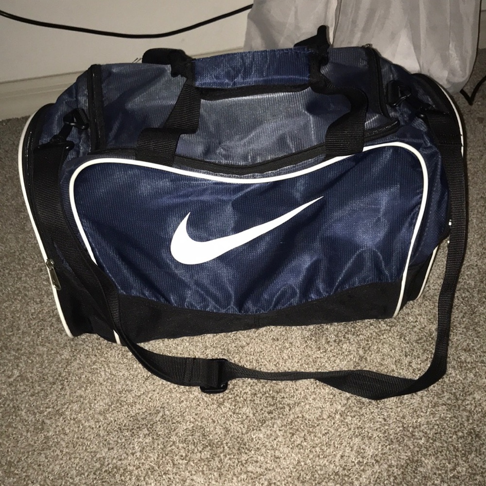 Nike large duffle bag
